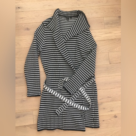 Alison Sheri luxury knit tie-up sweater/coat - Picture 2 of 7